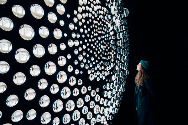 10 obras de arte hechas de luz-Obra de Olafur Eliasson-Algae Window